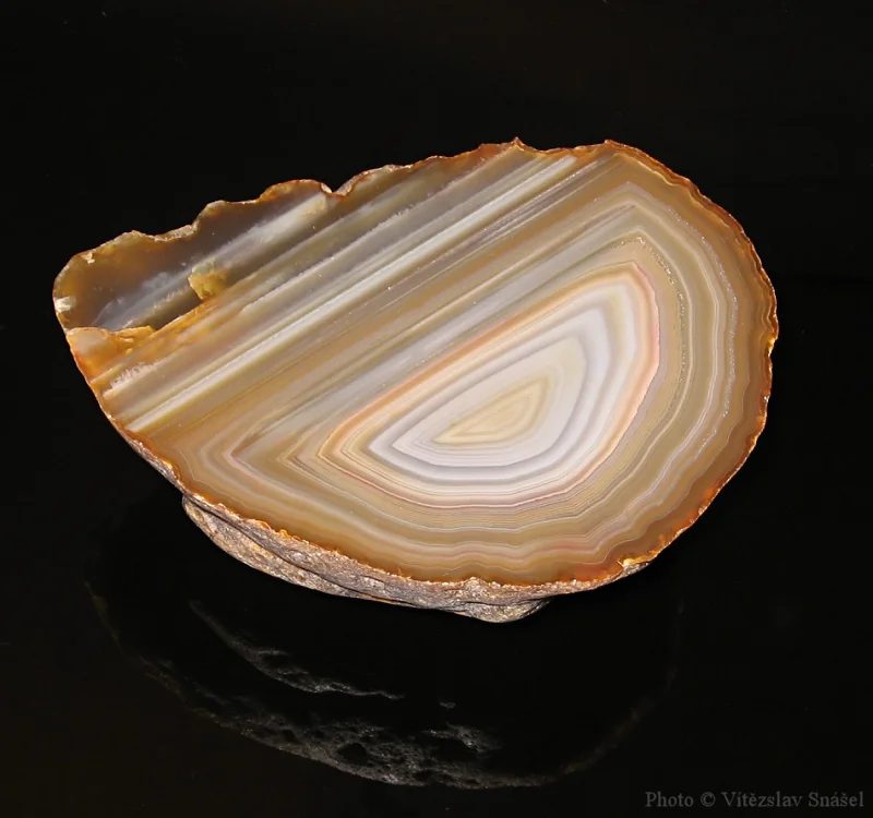 Mineral photo of Agate from locality Rio Grande do Sul, Brazil