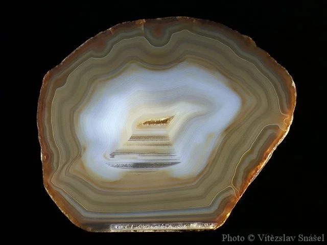 Mineral photo of Agate from locality Rio Grande do Sul, Brazil