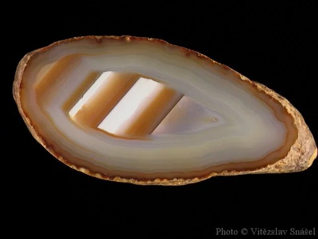 Mineral photo of Agate from locality Rio Grande do Sul, Brazil