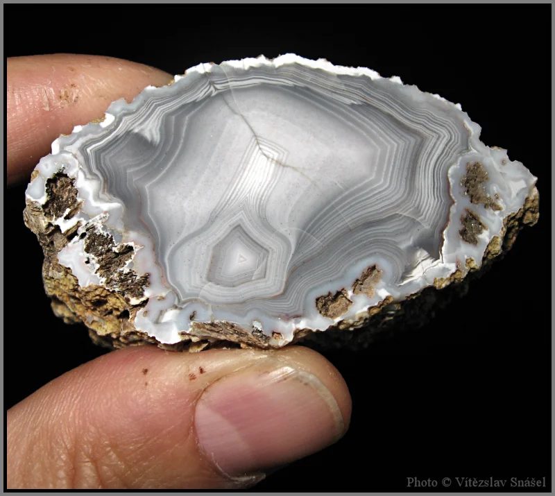 Mineral photo of Agate from locality Morcinov, Czech Republic