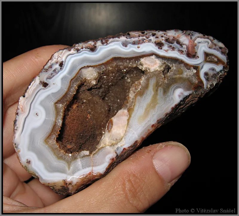 Mineral photo of Agate from locality Staropacké hory, Czech Republic
