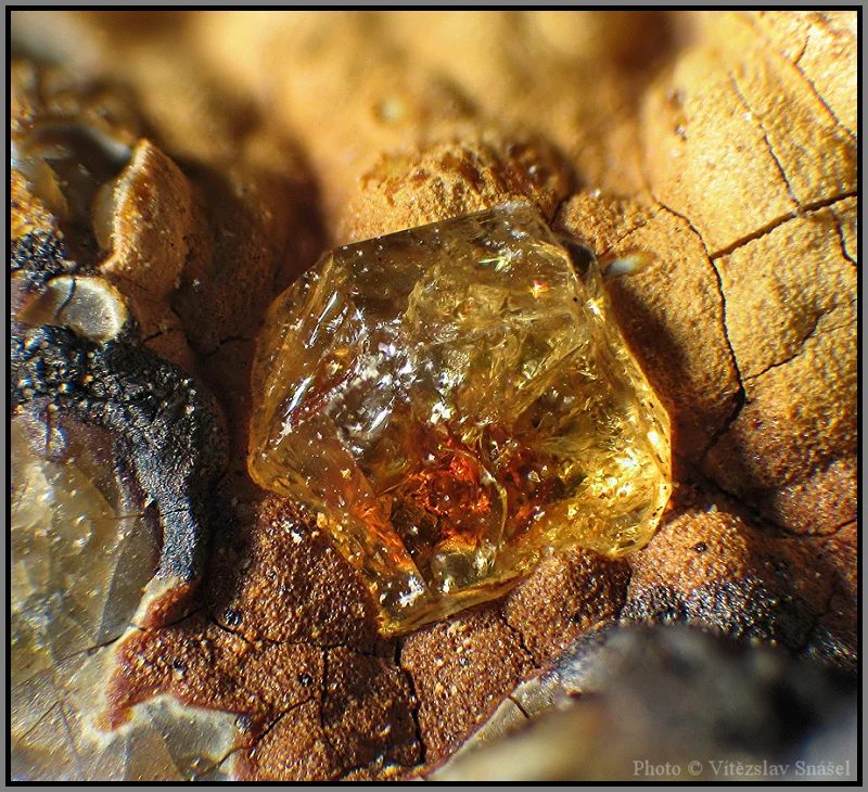 Mineral photo of Paulingite-(Ca) from locality Vinařice, Czech Republic