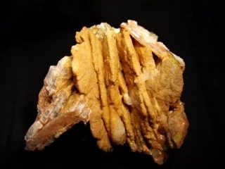 Mineral photo of Aragonite, Baryte from locality Dřínová, Czech Republic