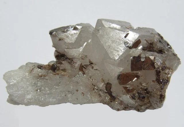 Brookite, Quartz (var. rock crystal)