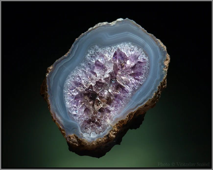 Mineral photo of Agate, Quartz (var. amethyst) from locality Morcinov, Czech Republic