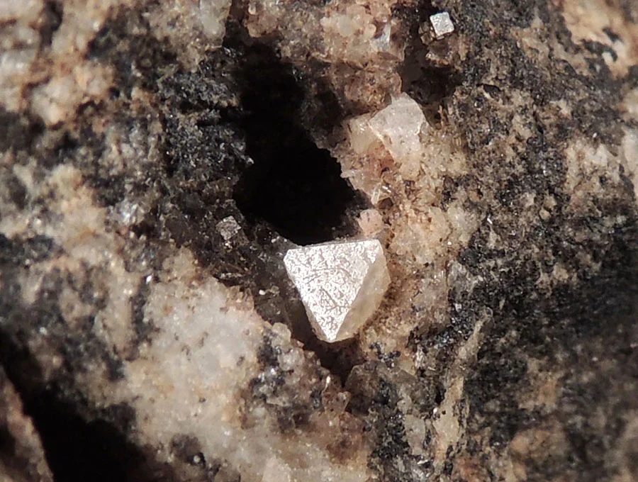 Fluorite, Scheelite