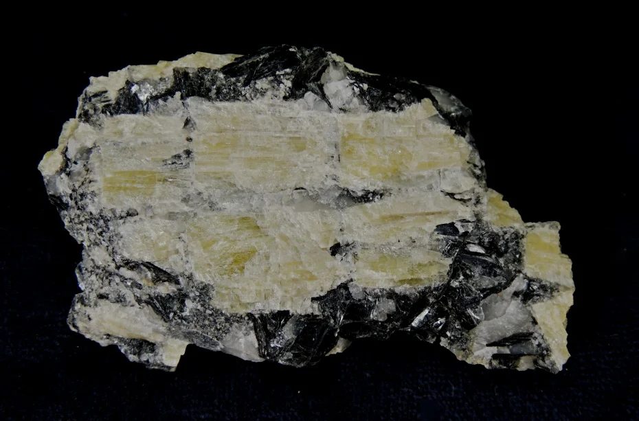 Topaz (var. pyknite)