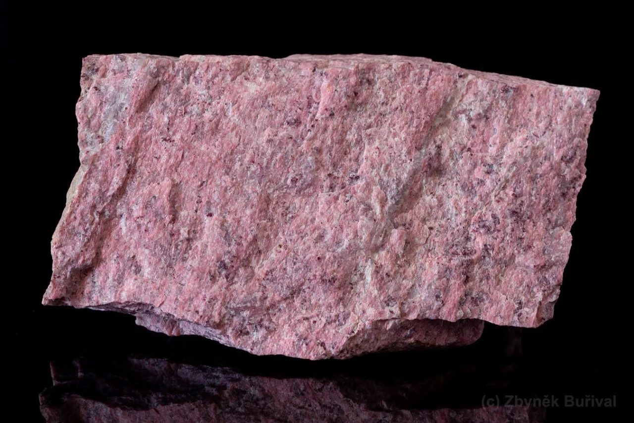 Zoisite (var. thulite), Piemontite