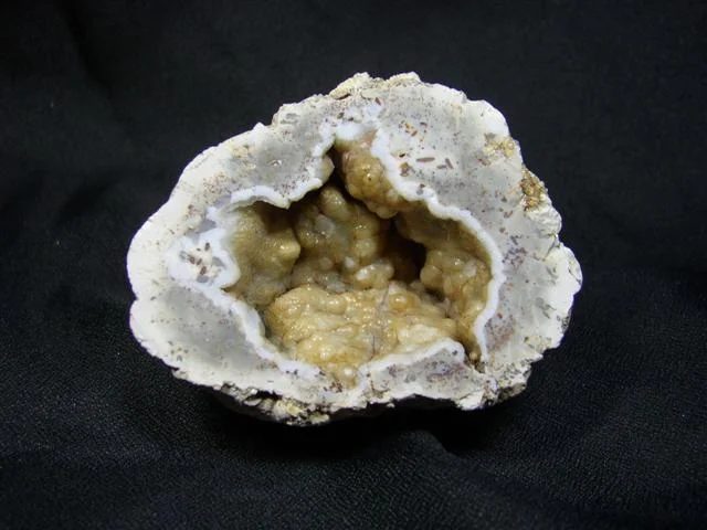 Quartz (var. chalcedony)
