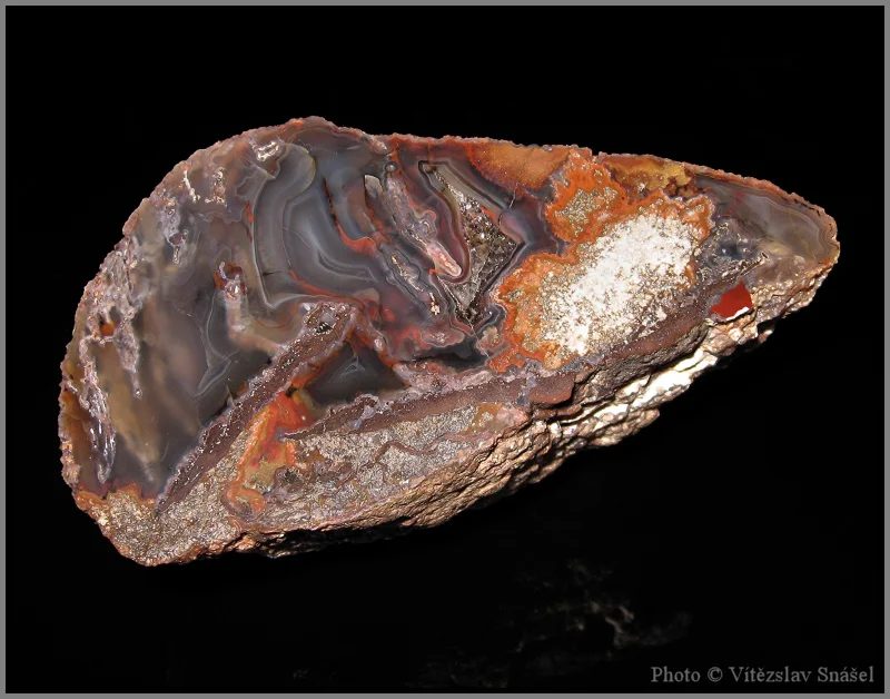 Mineral photo of Agate from locality Železnice, Czech Republic