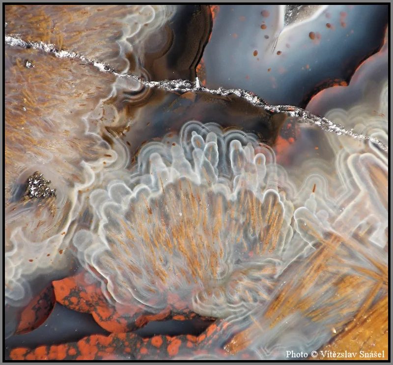 Mineral photo of Agate from locality Železnice, Czech Republic