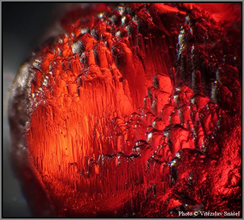 Mineral photo of Pyrope from locality Vestřev, Czech Republic