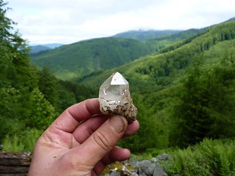 Quartz (var. rock crystal)