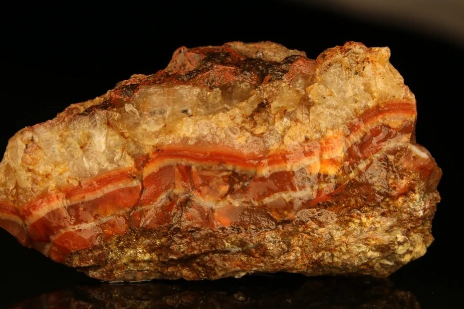 Mineral photo of Agate from locality Horní Halže, Czech Republic