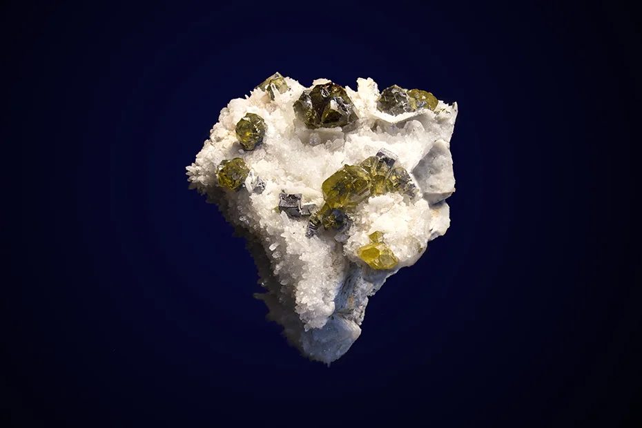 Sphalerite (var. cleiophane)
