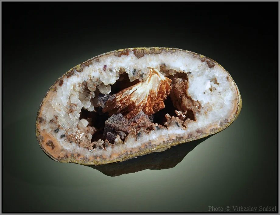 Mineral photo of Baryte, Calcite, Fluorite from locality Šonov u Broumova, Czech Republic