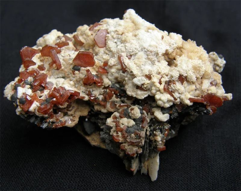 Mineral photo of Vanadinite from locality Mibladen, Morocco