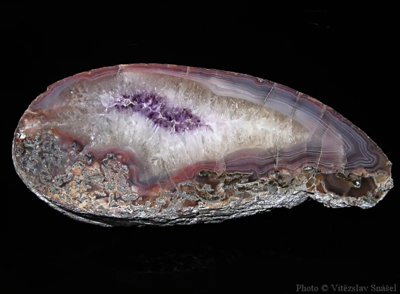 Agate, Quartz (var. amethyst)