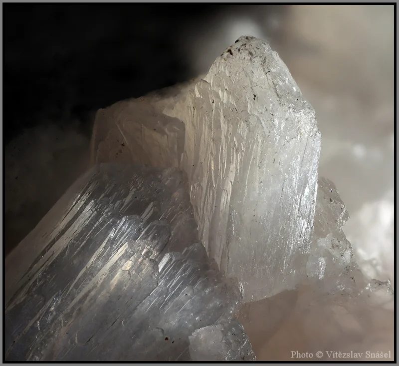 Stilbite-(Ca)