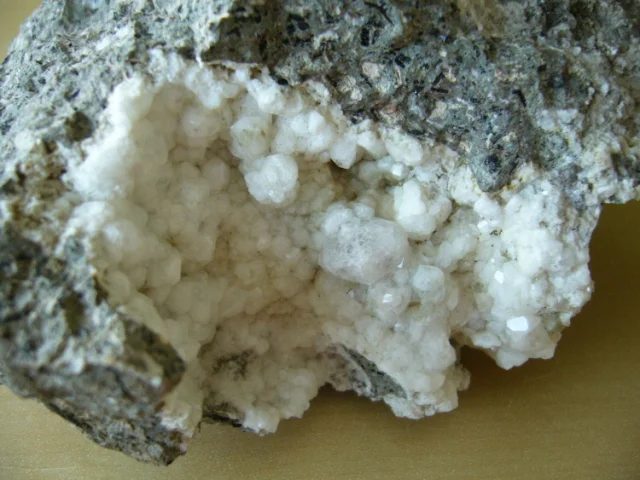 Mineral photo of Analcime from locality Těchlovice, Czech Republic