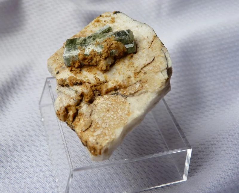 Mineral photo of Apatite from locality Čejov, Czech Republic