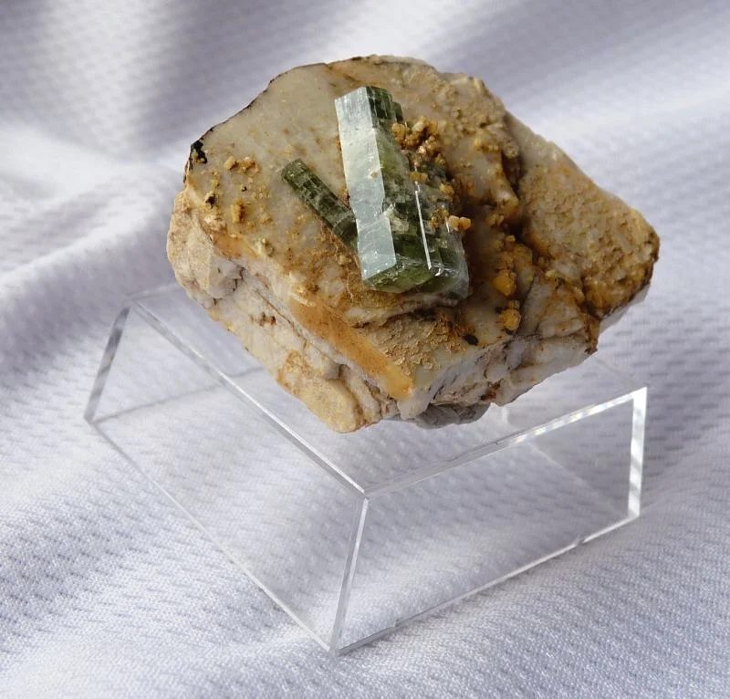 Mineral photo of Apatite from locality Čejov, Czech Republic