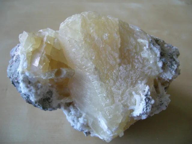 Mineral photo of Calcite from locality Těchlovice, Czech Republic