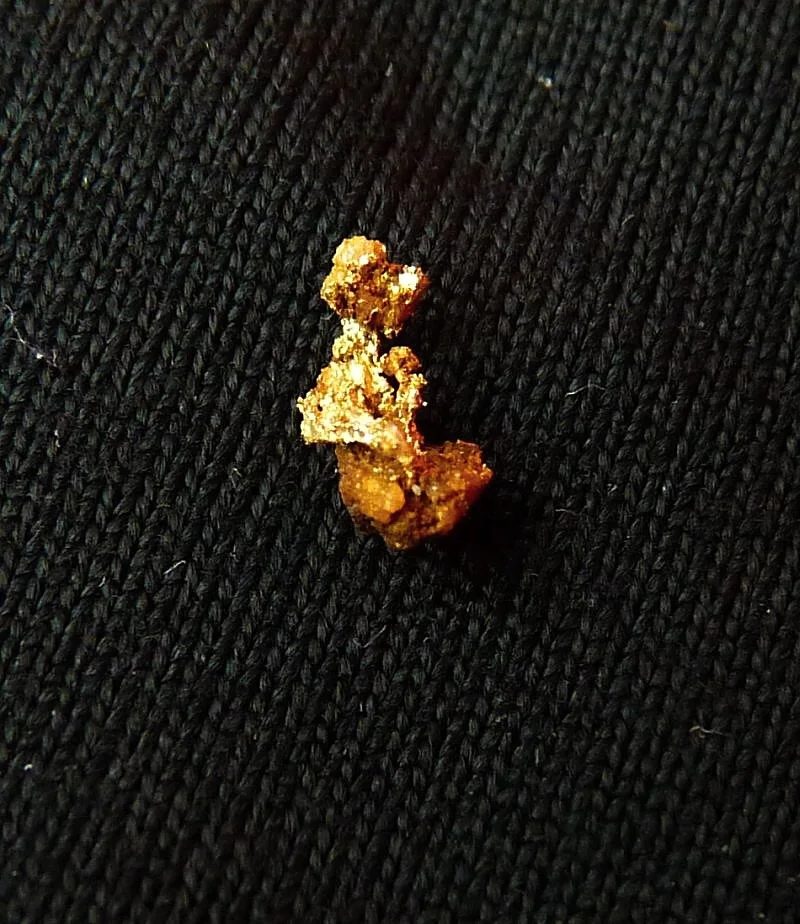 Mineral photo of Gold from locality Zlaté Hory, Czech Republic
