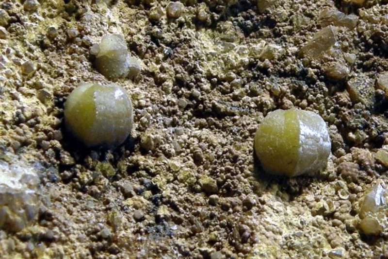 Mineral photo of Mimetite (var. campylite) from locality Příbram, Czech Republic