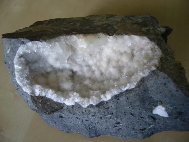 Mineral photo of Natrolite from locality Dobrná, Czech Republic