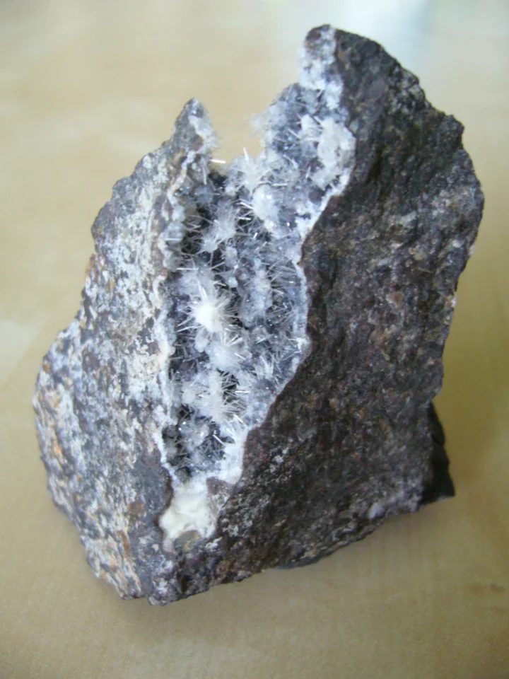 Analcime, Natrolite