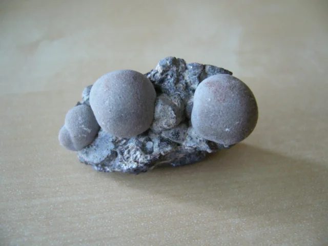 Mineral photo of Pyromorphite (var. miesite) from locality Stříbro, Czech Republic
