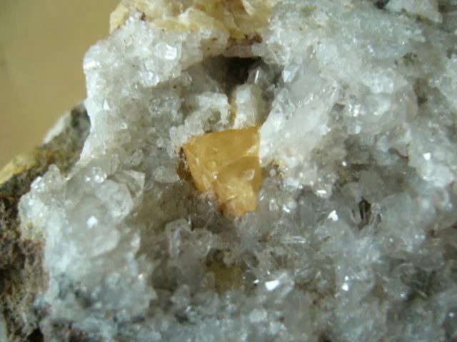 Quartz, Scheelite