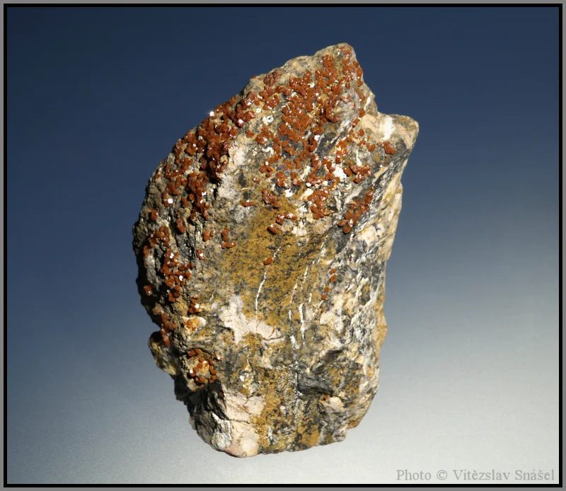 Mineral photo of Vanadinite from locality Mibladen, Morocco