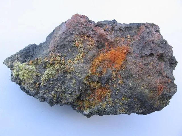 Alacranite, Realgar, Sulphur