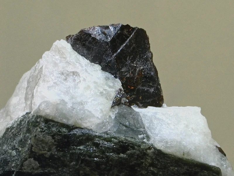 Mineral photo of Titanite from locality Mirošov, Czech Republic