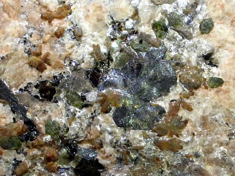 Ilmenite, Monazite-(Ce), Zircon