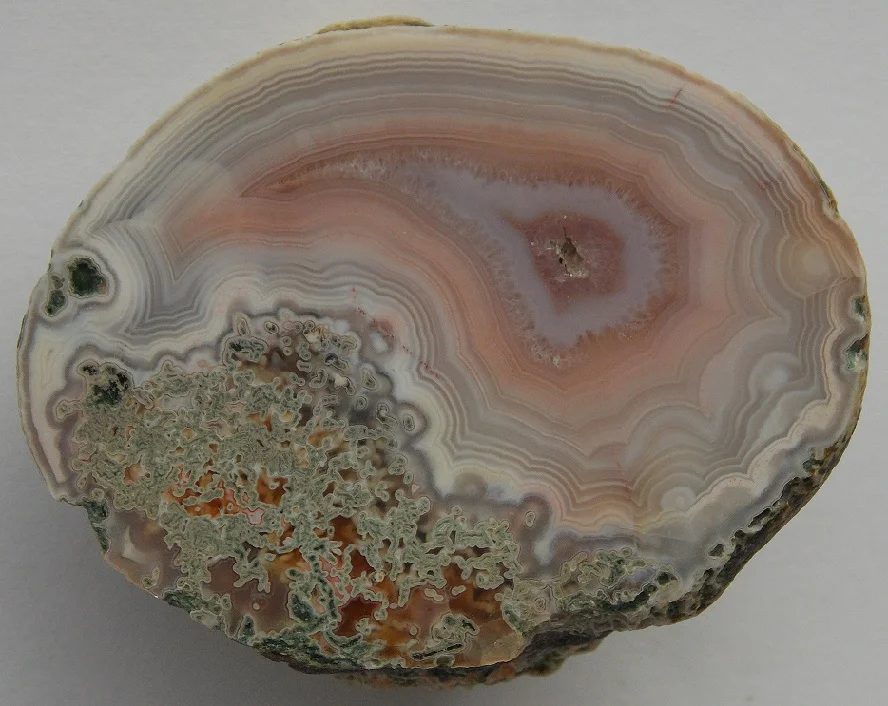 Mineral photo of Agate from locality Bezděčín, Czech Republic