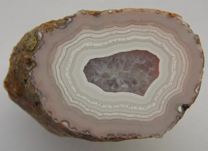 Mineral photo of Agate from locality Bezděčín, Czech Republic