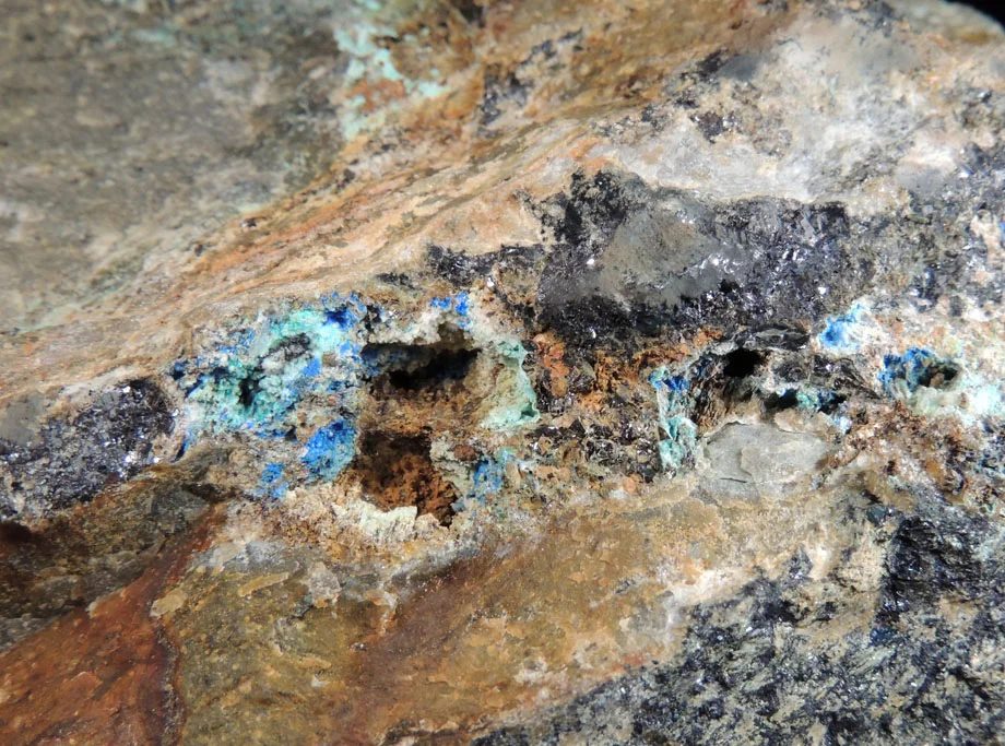 Mineral photo of Linarite, Sphalerite from locality Mt. Blanc Massif, France