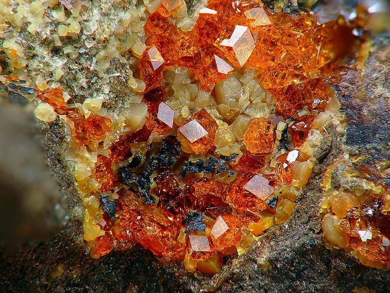Paulingite-(Ca)