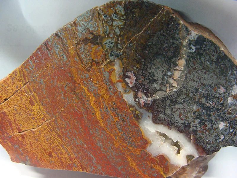 Quartz (var. eisenkiesel)