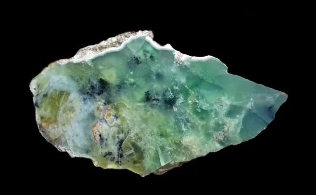 Opal (var. Ni-opal)