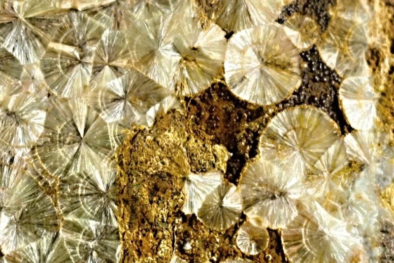 Wavellite
