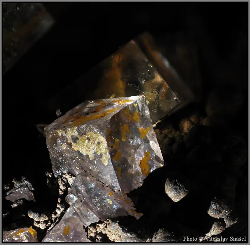 Mineral photo of Fluorite from locality Budjgar, Mongolia