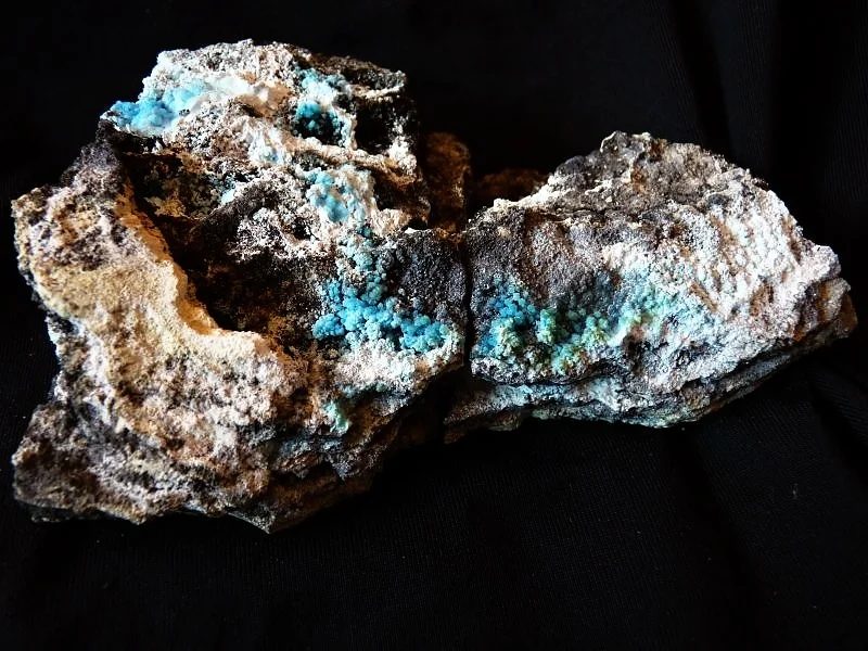 Mineral photo of Alumogel from locality Zlaté Hory, Czech Republic