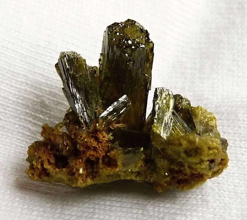 Mineral photo of Epidote from locality Sobotín, Pfarrerb, Czech Republic