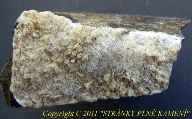 Calcite, Natrolite