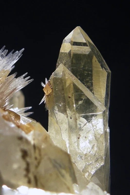 Mineral photo of Quartz (var. rock crystal) from locality Dosso dei Cristalli, Italy