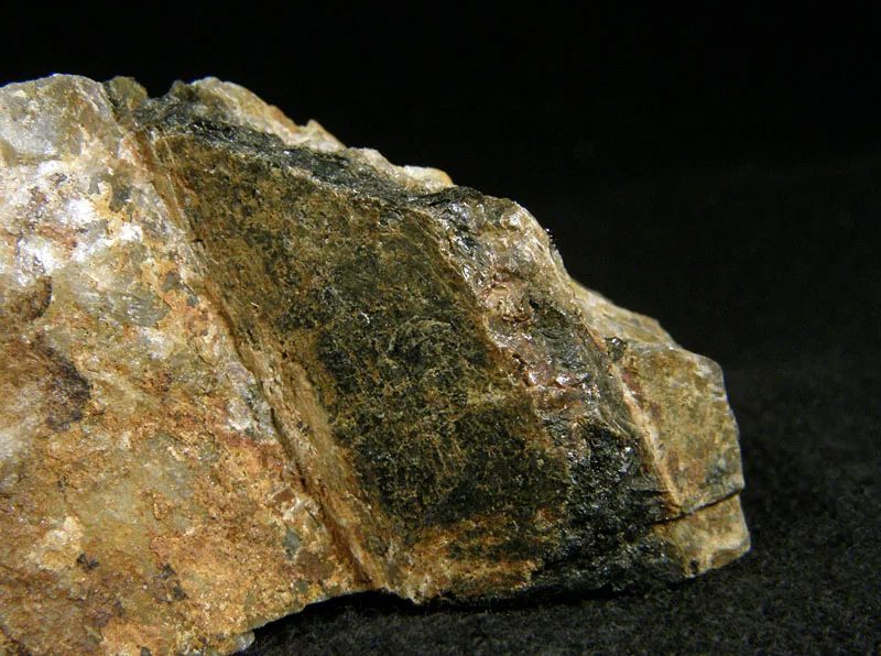 Britholite-(Y)